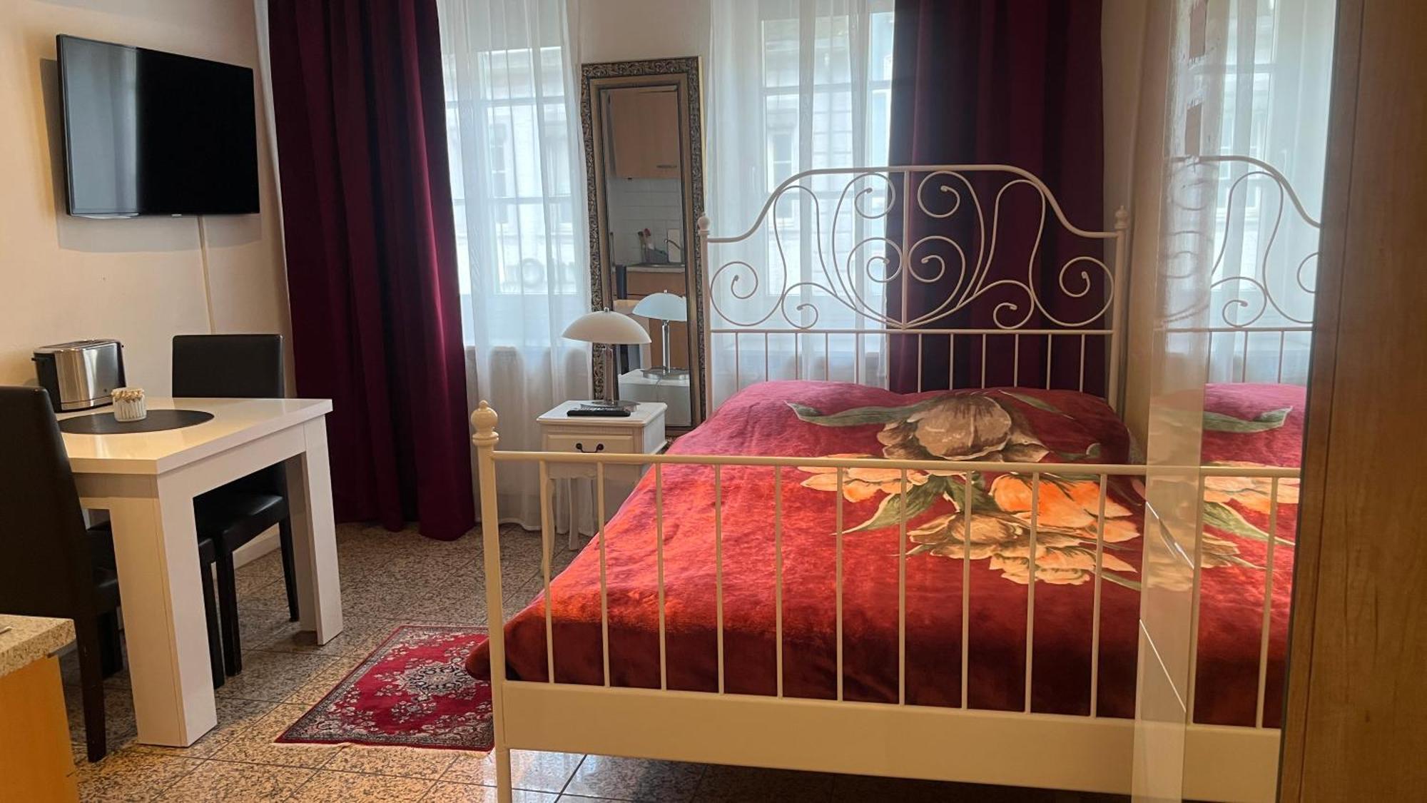 Schoene Und Gemuetliche Wohnung In Trier Zentrum Luaran gambar