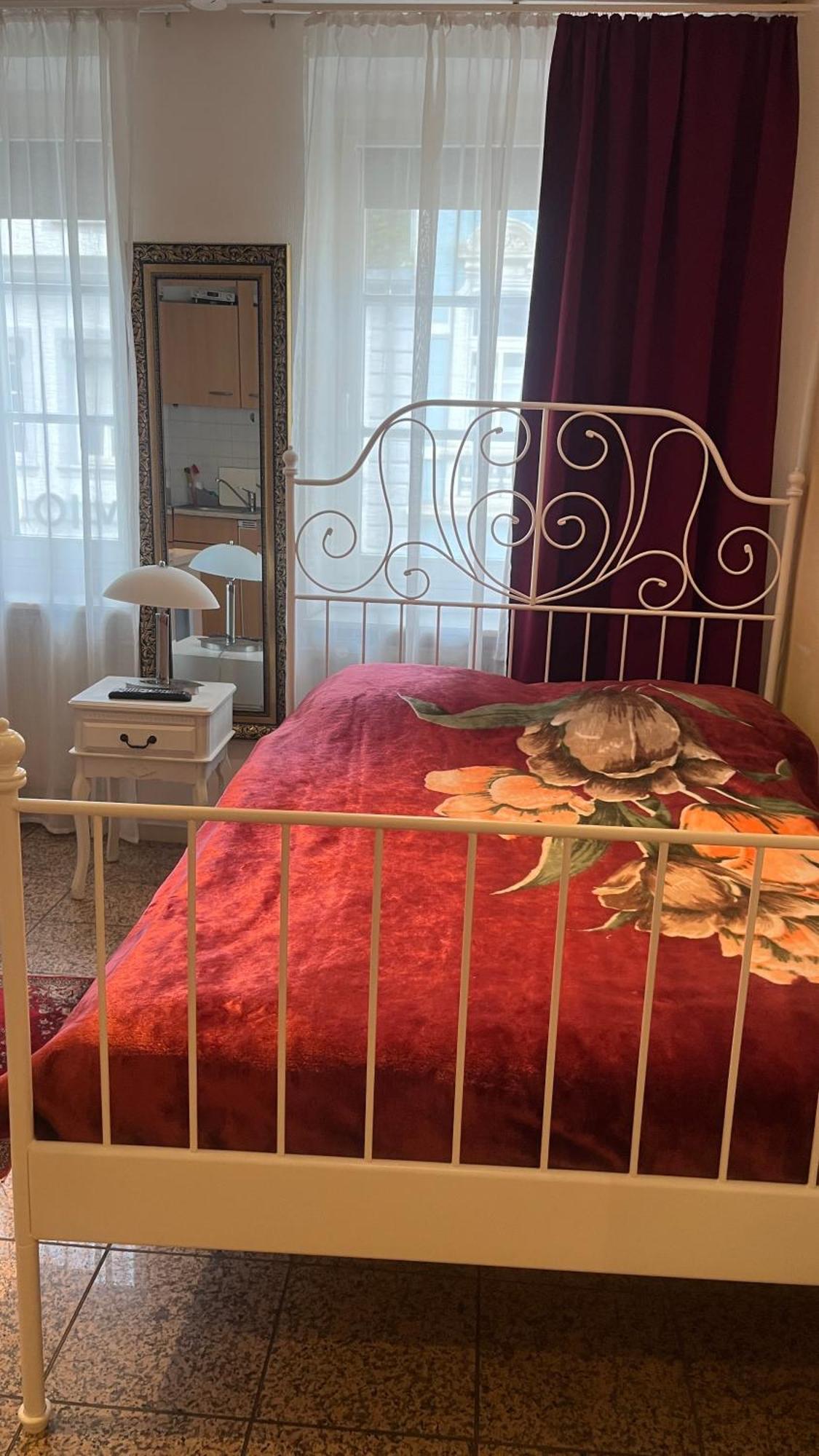 Schoene Und Gemuetliche Wohnung In Trier Zentrum Luaran gambar